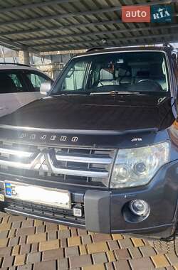 Позашляховик / Кросовер Mitsubishi Pajero Wagon 2010 в 