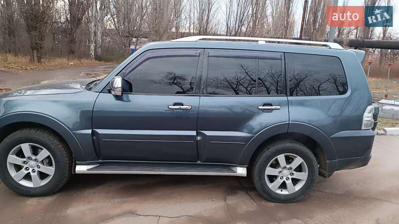 Внедорожник / Кроссовер Mitsubishi Pajero Wagon 2007 в Кривом Роге