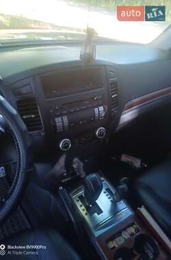 Внедорожник / Кроссовер Mitsubishi Pajero Wagon 2007 в 