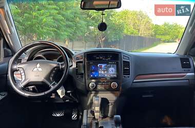 Внедорожник / Кроссовер Mitsubishi Pajero Wagon 2007 в 