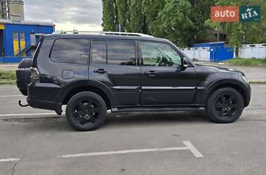 Внедорожник / Кроссовер Mitsubishi Pajero Wagon 2007 в 