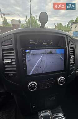 Внедорожник / Кроссовер Mitsubishi Pajero Wagon 2007 в 