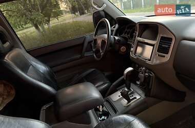 Внедорожник / Кроссовер Mitsubishi Pajero Wagon 2004 в 