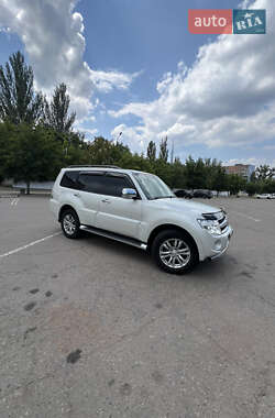 Внедорожник / Кроссовер Mitsubishi Pajero Wagon 2014 в Кривом Роге