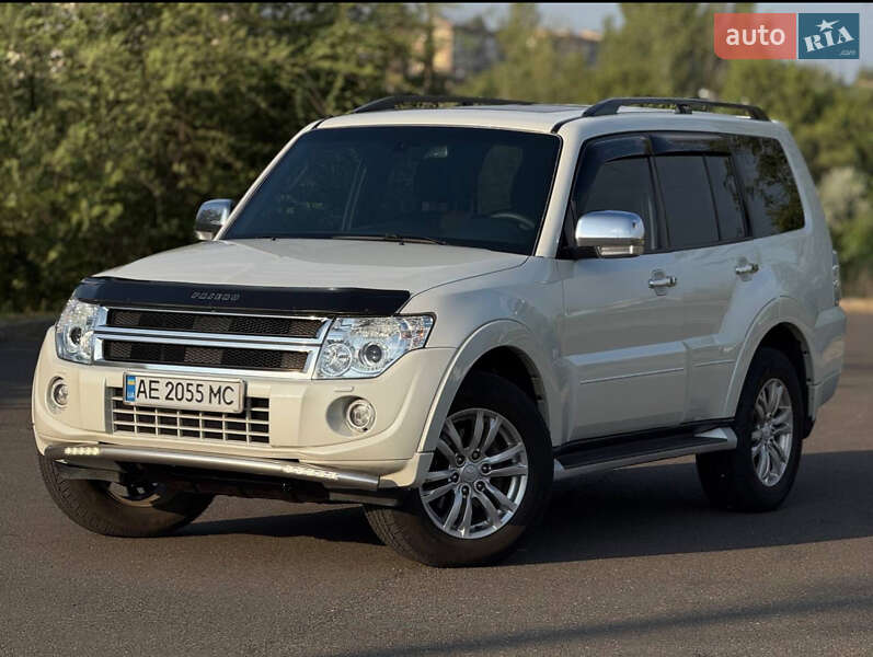 Mitsubishi Pajero Wagon 2014