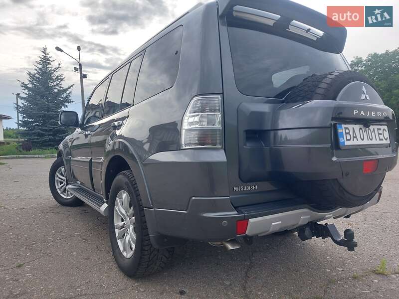 Внедорожник / Кроссовер Mitsubishi Pajero Wagon 2013 в Благовещенском
