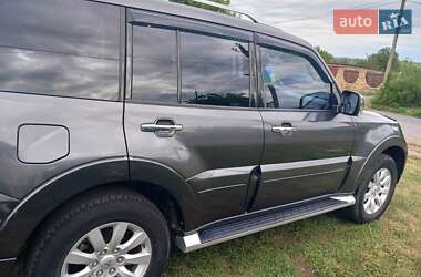 Внедорожник / Кроссовер Mitsubishi Pajero Wagon 2011 в 