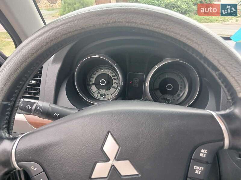 Внедорожник / Кроссовер Mitsubishi Pajero Wagon 2011 в Киеве