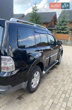 Внедорожник / Кроссовер Mitsubishi Pajero Wagon 2007 в 