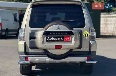 Внедорожник / Кроссовер Mitsubishi Pajero Wagon 2008 в 