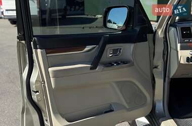 Внедорожник / Кроссовер Mitsubishi Pajero Wagon 2008 в 