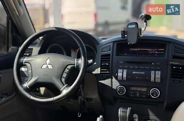 Внедорожник / Кроссовер Mitsubishi Pajero Wagon 2008 в 