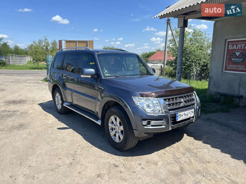 Mitsubishi Pajero Wagon 2010