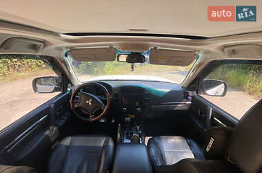 Внедорожник / Кроссовер Mitsubishi Pajero Wagon 2013 в 