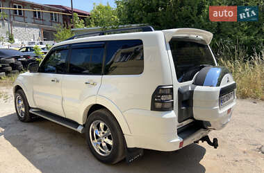 Внедорожник / Кроссовер Mitsubishi Pajero Wagon 2013 в 
