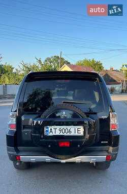 Внедорожник / Кроссовер Mitsubishi Pajero Wagon 2007 в 