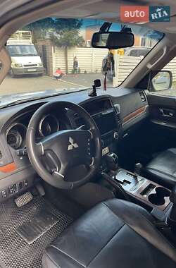Внедорожник / Кроссовер Mitsubishi Pajero Wagon 2008 в 
