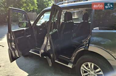 Позашляховик / Кросовер Mitsubishi Pajero Wagon 2013 в 