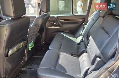 Позашляховик / Кросовер Mitsubishi Pajero Wagon 2013 в 