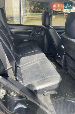 Внедорожник / Кроссовер Mitsubishi Pajero Wagon 2008 в 