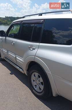 Внедорожник / Кроссовер Mitsubishi Pajero Wagon 2001 в 