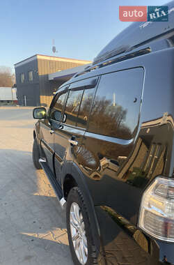 Позашляховик / Кросовер Mitsubishi Pajero Wagon 2012 в 