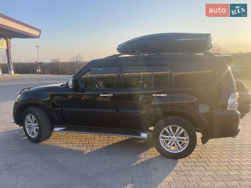 Позашляховик / Кросовер Mitsubishi Pajero Wagon 2012 в Чернівцях