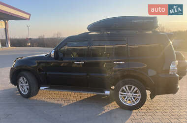 Позашляховик / Кросовер Mitsubishi Pajero Wagon 2012 в 