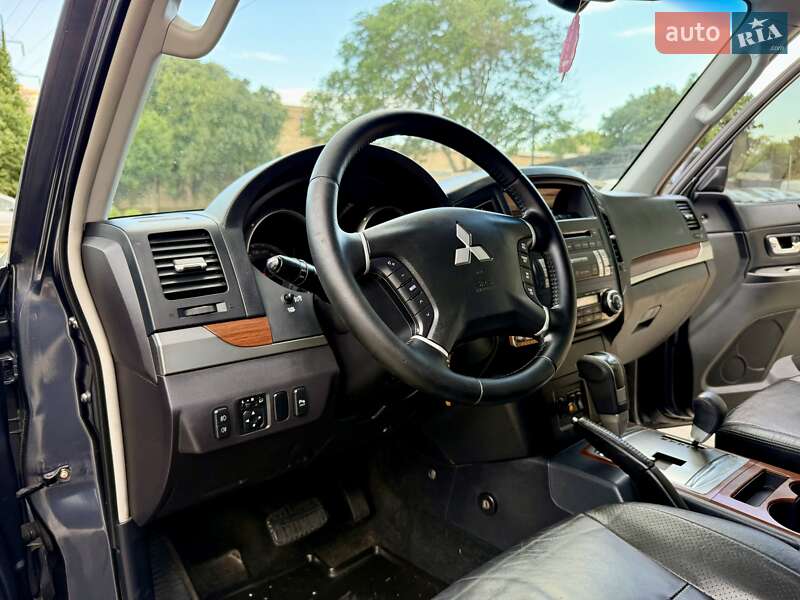 Позашляховик / Кросовер Mitsubishi Pajero Wagon 2008 в Одесі