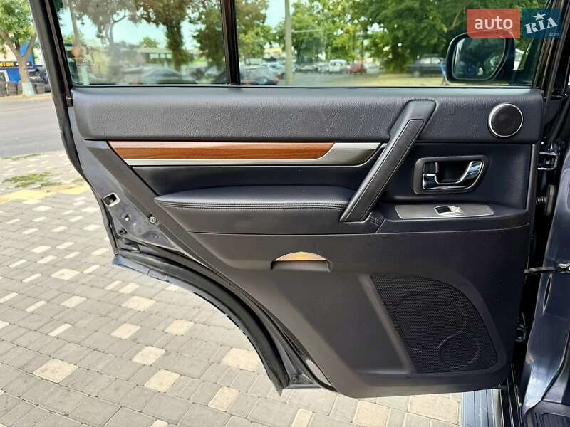 Позашляховик / Кросовер Mitsubishi Pajero Wagon 2008 в Одесі