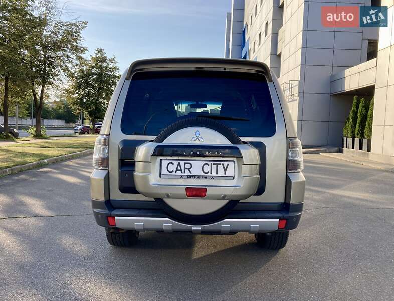 Внедорожник / Кроссовер Mitsubishi Pajero Wagon 2007 в Киеве