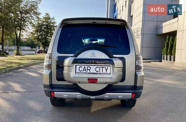Внедорожник / Кроссовер Mitsubishi Pajero Wagon 2007 в 