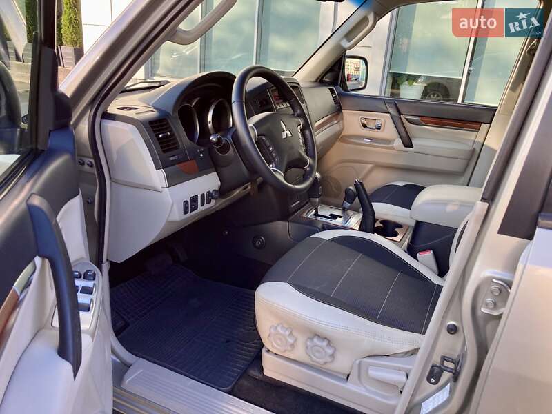 Внедорожник / Кроссовер Mitsubishi Pajero Wagon 2007 в Киеве