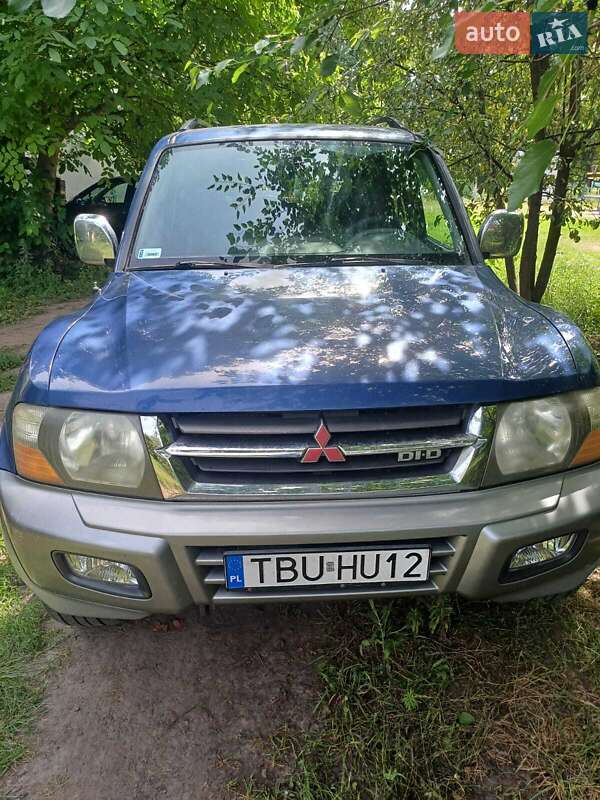 Внедорожник / Кроссовер Mitsubishi Pajero Wagon 2001 в 