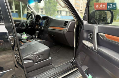 Внедорожник / Кроссовер Mitsubishi Pajero Wagon 2009 в 