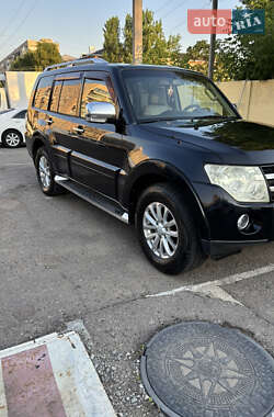 Внедорожник / Кроссовер Mitsubishi Pajero Wagon 2007 в 