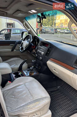 Внедорожник / Кроссовер Mitsubishi Pajero Wagon 2007 в 