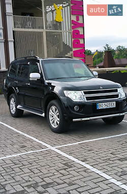 Внедорожник / Кроссовер Mitsubishi Pajero Wagon 2014 в 