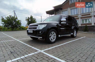 Внедорожник / Кроссовер Mitsubishi Pajero Wagon 2014 в 