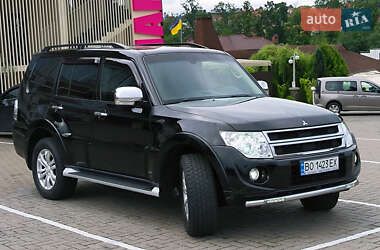 Внедорожник / Кроссовер Mitsubishi Pajero Wagon 2014 в 