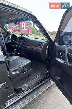 Внедорожник / Кроссовер Mitsubishi Pajero Wagon 2008 в 