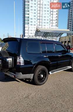 Внедорожник / Кроссовер Mitsubishi Pajero Wagon 2008 в 