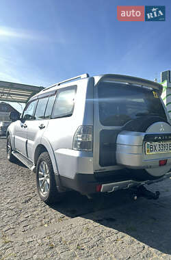Внедорожник / Кроссовер Mitsubishi Pajero Wagon 2008 в 