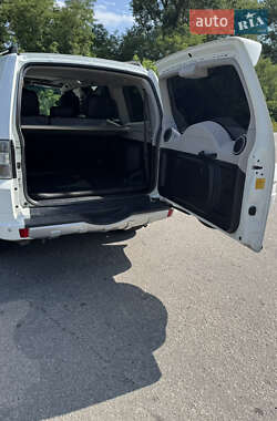 Внедорожник / Кроссовер Mitsubishi Pajero Wagon 2012 в 