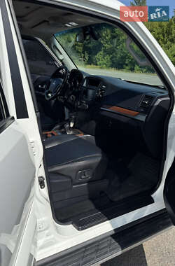 Внедорожник / Кроссовер Mitsubishi Pajero Wagon 2012 в 