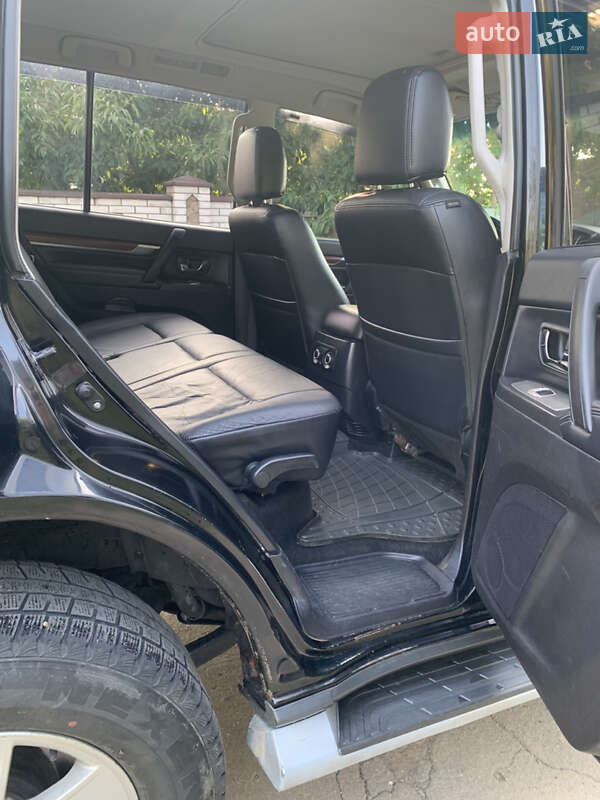 Позашляховик / Кросовер Mitsubishi Pajero Wagon 2007 в Умані фото 17 Позашляховик / Кросовер Mitsubishi Pajero Wagon 2007 в Умані