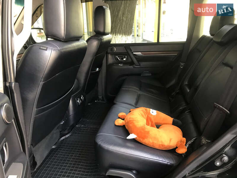 Позашляховик / Кросовер Mitsubishi Pajero Wagon 2011 в Одесі