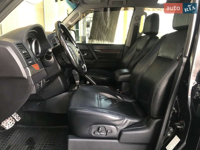 Позашляховик / Кросовер Mitsubishi Pajero Wagon 2011 в Одесі