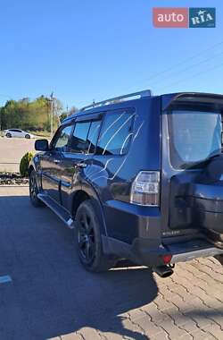 Внедорожник / Кроссовер Mitsubishi Pajero Wagon 2007 в 