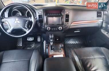 Внедорожник / Кроссовер Mitsubishi Pajero Wagon 2007 в 